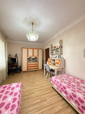 Продам трехкомнатную (3-комн.) квартиру, Кулиева пр-кт, 3, Нальчик г