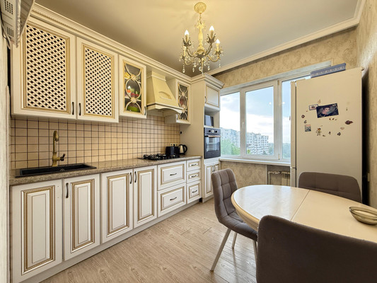 Продам трехкомнатную (3-комн.) квартиру, Кулиева пр-кт, 3, Нальчик г