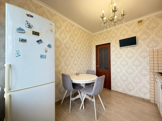 Продам трехкомнатную (3-комн.) квартиру, Кулиева пр-кт, 3, Нальчик г