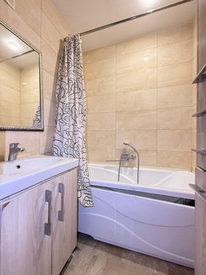 Продам трехкомнатную (3-комн.) квартиру, Кулиева пр-кт, 3, Нальчик г