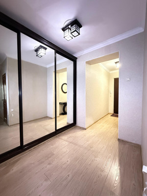 Продам трехкомнатную (3-комн.) квартиру, Кулиева пр-кт, 3, Нальчик г