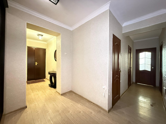 Продам трехкомнатную (3-комн.) квартиру, Кулиева пр-кт, 3, Нальчик г