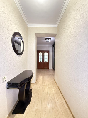 Продам трехкомнатную (3-комн.) квартиру, Кулиева пр-кт, 3, Нальчик г