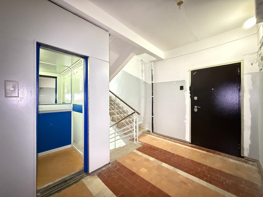 Продам трехкомнатную (3-комн.) квартиру, Кулиева пр-кт, 3, Нальчик г