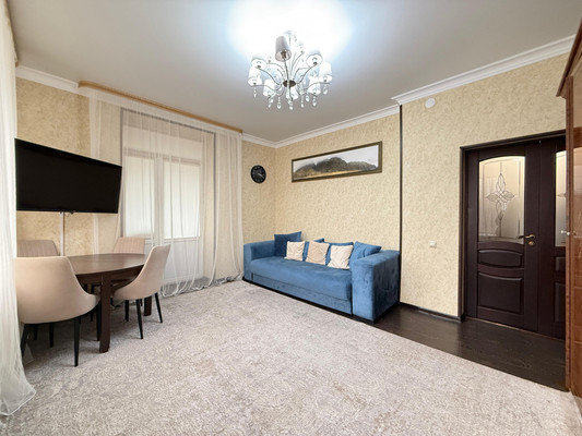 Продам трехкомнатную (3-комн.) квартиру, Толстого ул, 96, Нальчик г