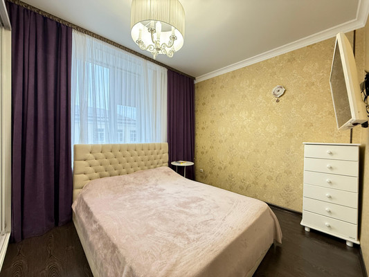 Продам трехкомнатную (3-комн.) квартиру, Толстого ул, 96, Нальчик г