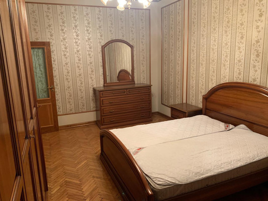 Продам трехкомнатную (3-комн.) квартиру, Зоологический пер, 8, Москва г