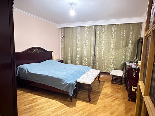 Продам многокомнатную квартиру, Жулебинский б-р, 5, Москва г