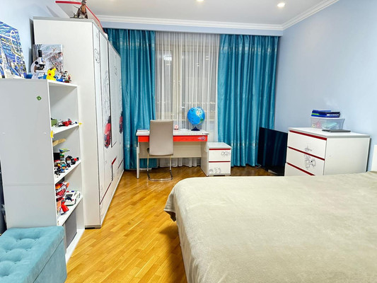 Продам многокомнатную квартиру, Жулебинский б-р, 5, Москва г