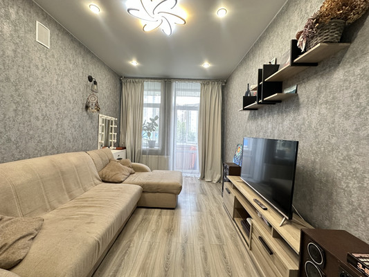 Продам трехкомнатную (3-комн.) квартиру, Восстания ул, 49, Казань г
