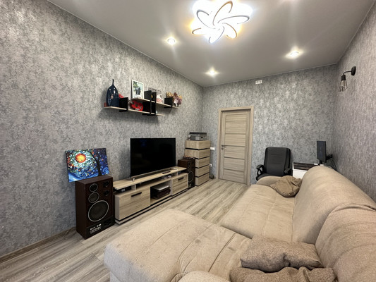 Продам трехкомнатную (3-комн.) квартиру, Восстания ул, 49, Казань г