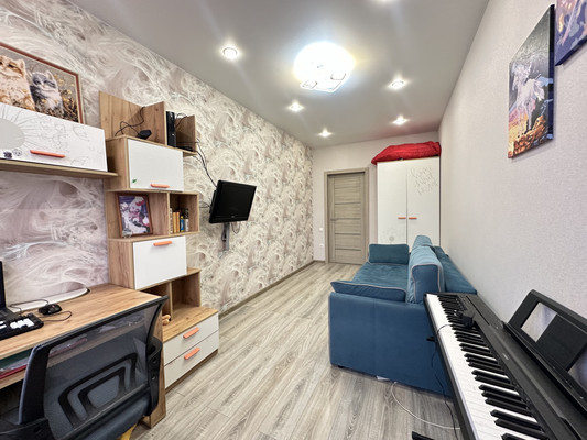 Продам трехкомнатную (3-комн.) квартиру, Восстания ул, 49, Казань г