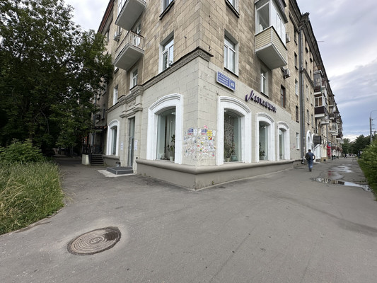 Продам трехкомнатную (3-комн.) квартиру, Восстания ул, 49, Казань г