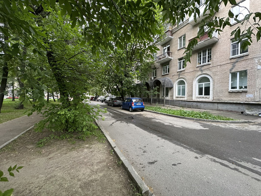 Продам трехкомнатную (3-комн.) квартиру, Восстания ул, 49, Казань г