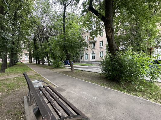 Продам трехкомнатную (3-комн.) квартиру, Восстания ул, 49, Казань г