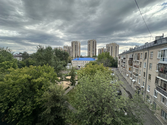 Продам трехкомнатную (3-комн.) квартиру, Восстания ул, 49, Казань г