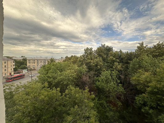 Продам трехкомнатную (3-комн.) квартиру, Восстания ул, 49, Казань г