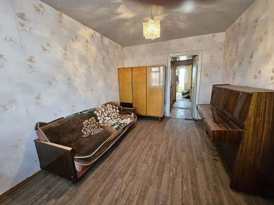 Продам трехкомнатную (3-комн.) квартиру, Побежимова ул, 46, Казань г