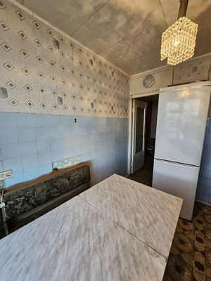 Продам трехкомнатную (3-комн.) квартиру, Побежимова ул, 46, Казань г