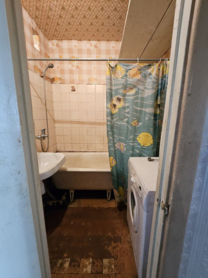 Продам трехкомнатную (3-комн.) квартиру, Побежимова ул, 46, Казань г