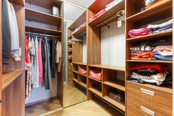 Продам трехкомнатную (3-комн.) квартиру, Севастопольский пр-кт, 28к8, Москва г
