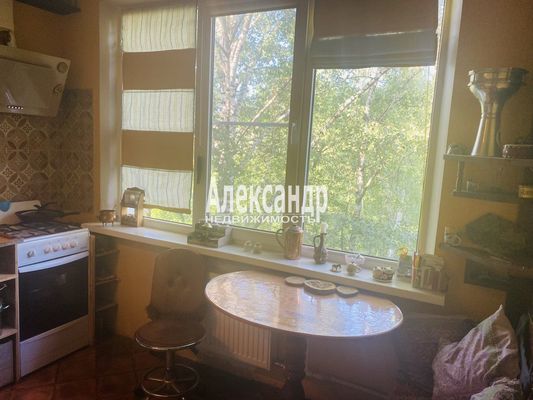 Продам двухкомнатную (2-комн.) квартиру, Альпийский пер, 11к1, Санкт-Петербург г