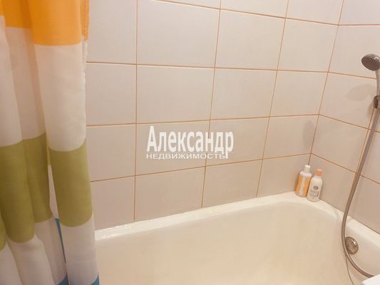 Продам двухкомнатную (2-комн.) квартиру, Альпийский пер, 11к1, Санкт-Петербург г