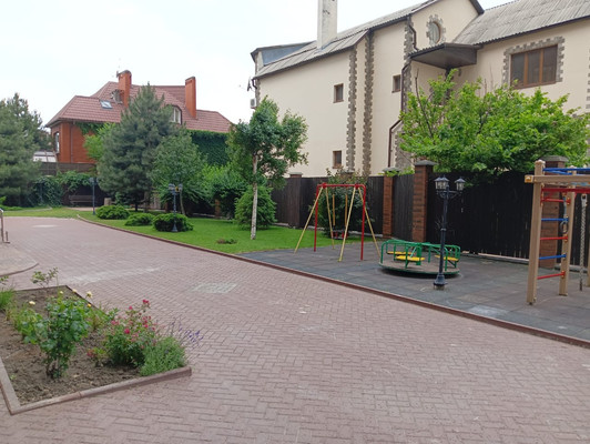 Продам двухкомнатную (2-комн.) квартиру, Коминтерна ул, 82, Ростов-на-Дону г