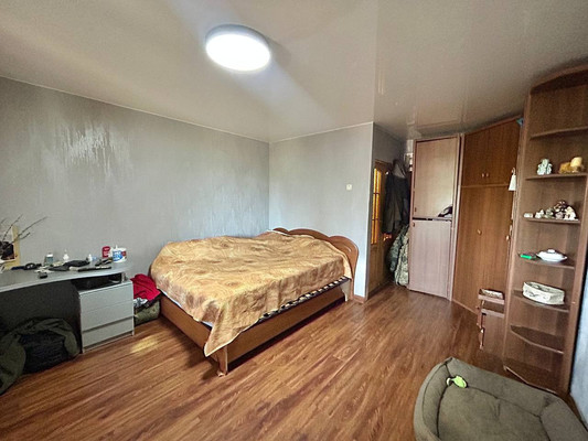 Продам двухкомнатную (2-комн.) квартиру, Щаденко ул, 36, Симферополь г