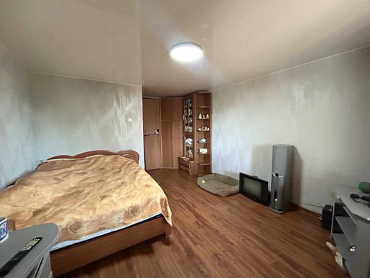 Продам двухкомнатную (2-комн.) квартиру, Щаденко ул, 36, Симферополь г