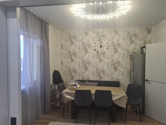 Продам трехкомнатную (3-комн.) квартиру, Первомайская ул, 22, Шушары п