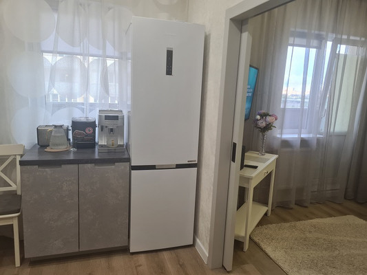 Продам трехкомнатную (3-комн.) квартиру, Первомайская ул, 22, Шушары п
