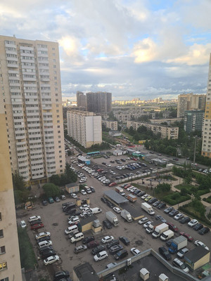 Продам трехкомнатную (3-комн.) квартиру, Первомайская ул, 22, Шушары п