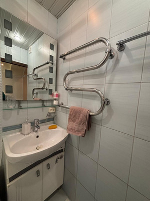 Продам двухкомнатную (2-комн.) квартиру, Генерала Симоняка ул, 15а, Санкт-Петербург г