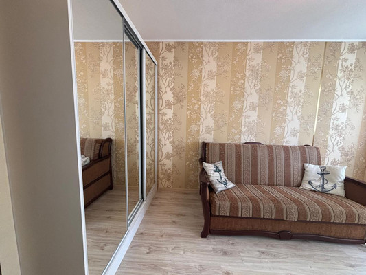 Продам двухкомнатную (2-комн.) квартиру, Генерала Симоняка ул, 15а, Санкт-Петербург г