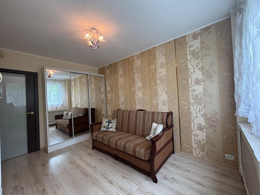 Продам двухкомнатную (2-комн.) квартиру, Генерала Симоняка ул, 15а, Санкт-Петербург г
