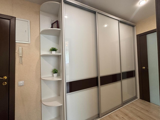 Продам двухкомнатную (2-комн.) квартиру, Генерала Симоняка ул, 15а, Санкт-Петербург г