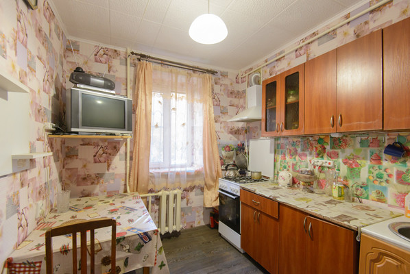 Продам однокомнатную (1-комн.) квартиру, Таганрогская ул, 149/1, Ростов-на-Дону г