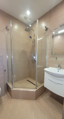 Продам трехкомнатную (3-комн.) квартиру, Молодежная ул, 28кА, Речицы с
