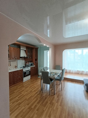 Продам многокомнатную квартиру, Малая Садовая ул, 64, Ишим г