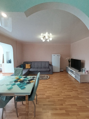 Продам многокомнатную квартиру, Малая Садовая ул, 64, Ишим г