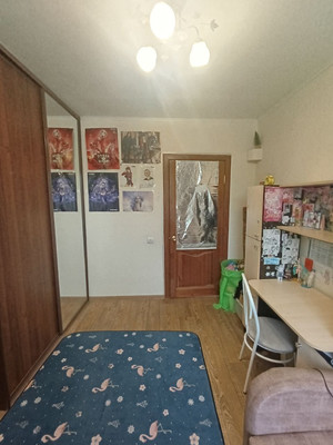 Продам многокомнатную квартиру, Малая Садовая ул, 64, Ишим г