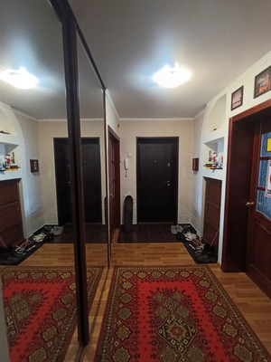 Продам многокомнатную квартиру, Малая Садовая ул, 64, Ишим г