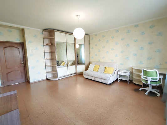 Продам 2-комн. в 3-комн. квартире, Коминтерна ул, 15, Королев г