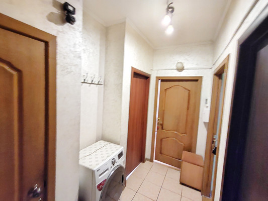 Продам 2-комн. в 3-комн. квартире, Коминтерна ул, 15, Королев г