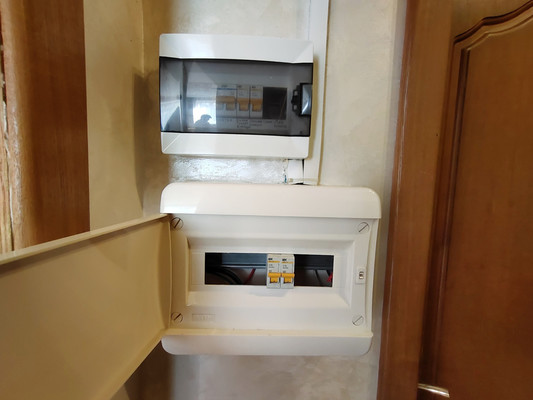 Продам 2-комн. в 3-комн. квартире, Коминтерна ул, 15, Королев г