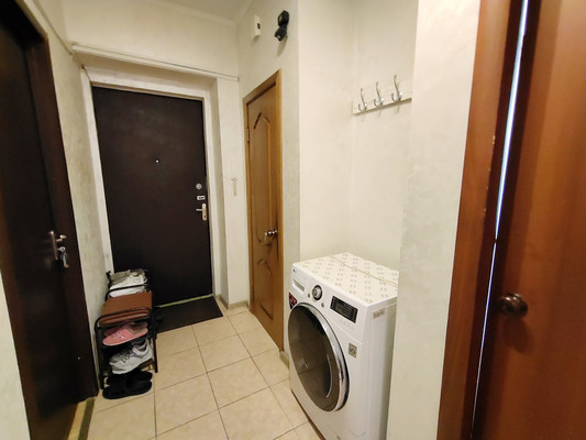 Продам 2-комн. в 3-комн. квартире, Коминтерна ул, 15, Королев г