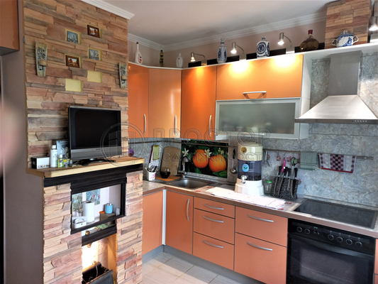 Продам трехкомнатную (3-комн.) квартиру, Осенний б-р, 20к1, Москва г