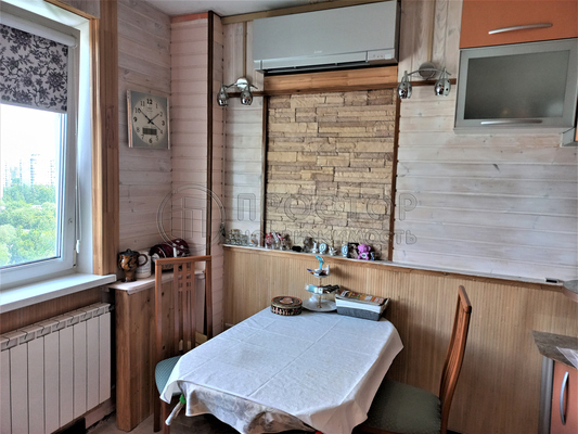 Продам трехкомнатную (3-комн.) квартиру, Осенний б-р, 20к1, Москва г