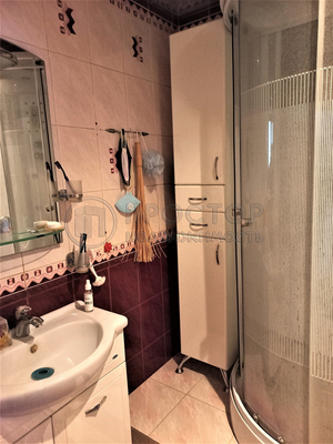 Продам трехкомнатную (3-комн.) квартиру, Осенний б-р, 20к1, Москва г